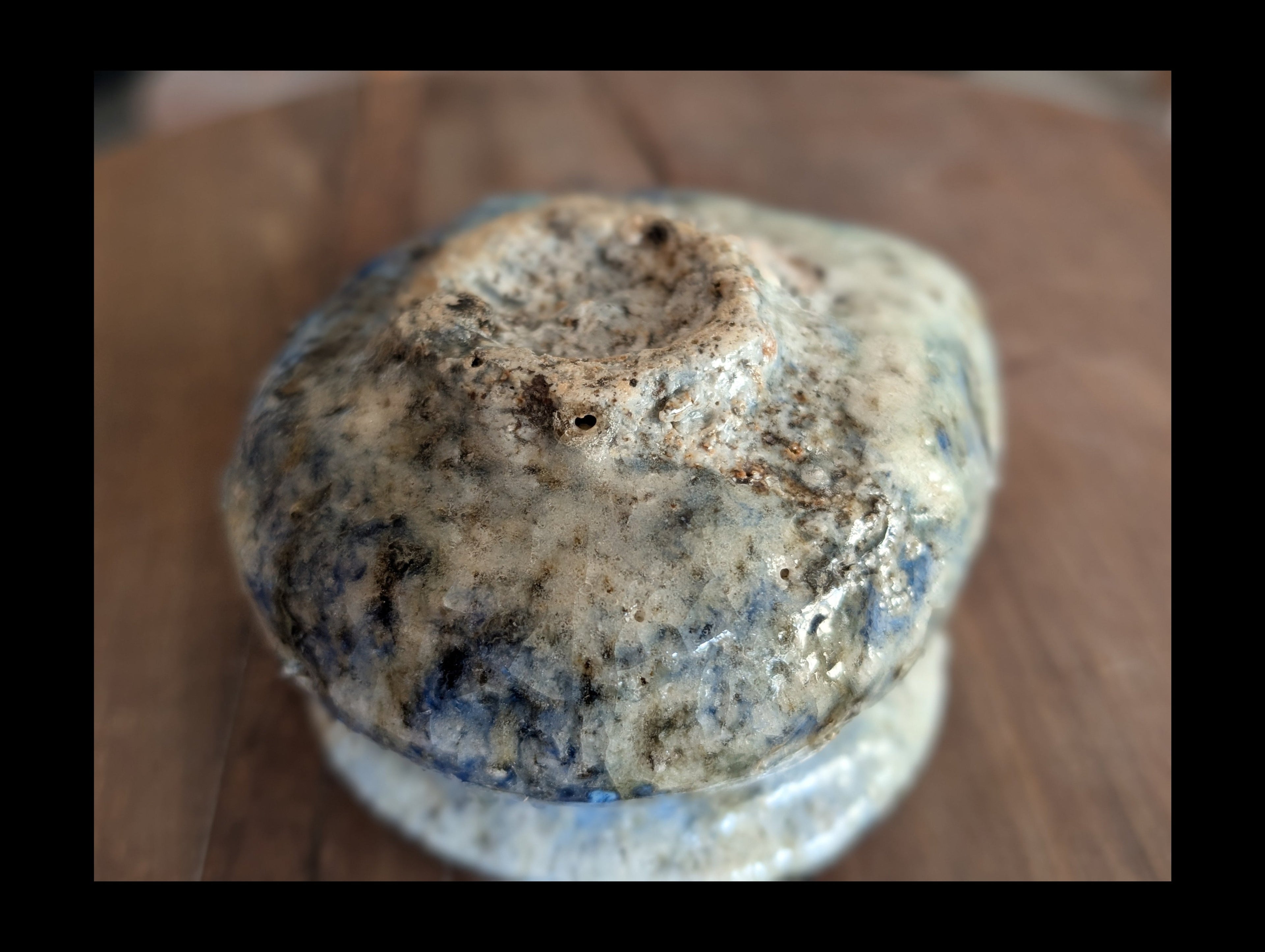 Hohin in granitic porcelain, charcoal high-temperature firing.