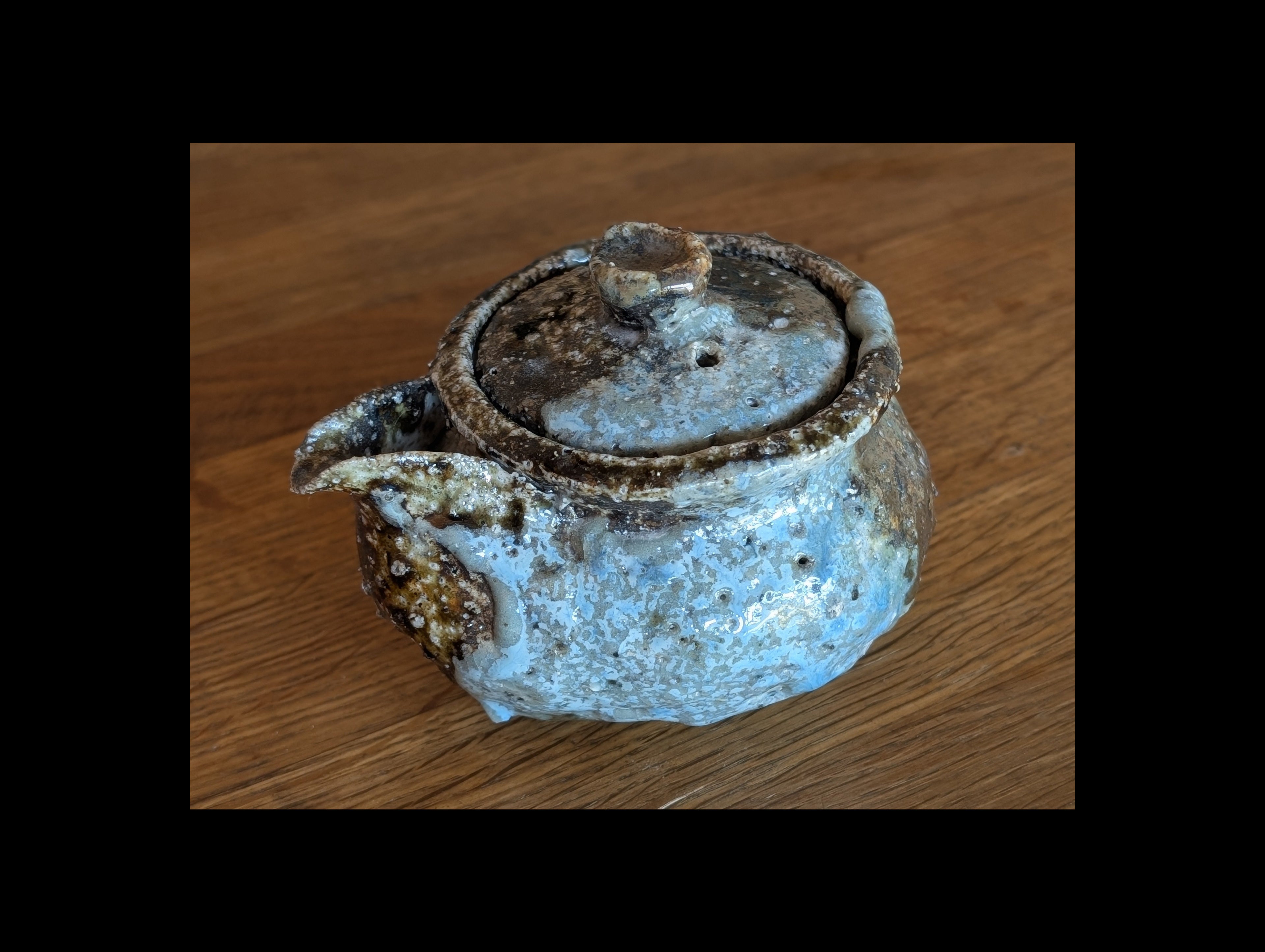 Hohin in granitic porcelain, double firing, including one charcoal firing.