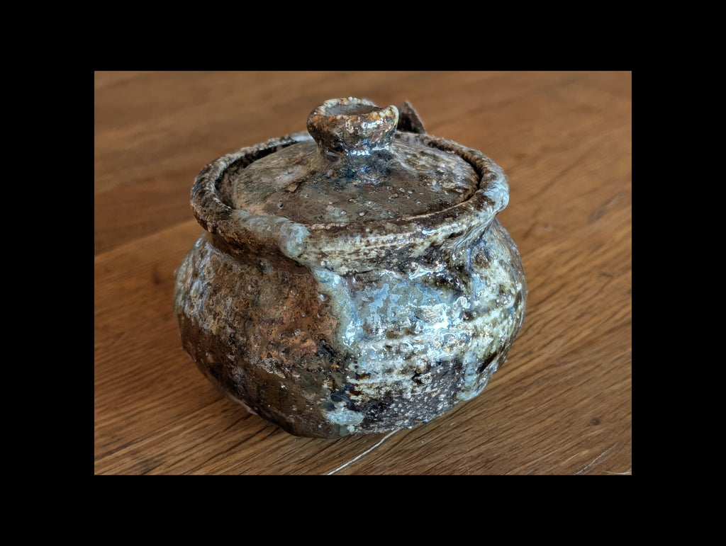 Hohin in granitic porcelain, double firing, including one charcoal firing.
