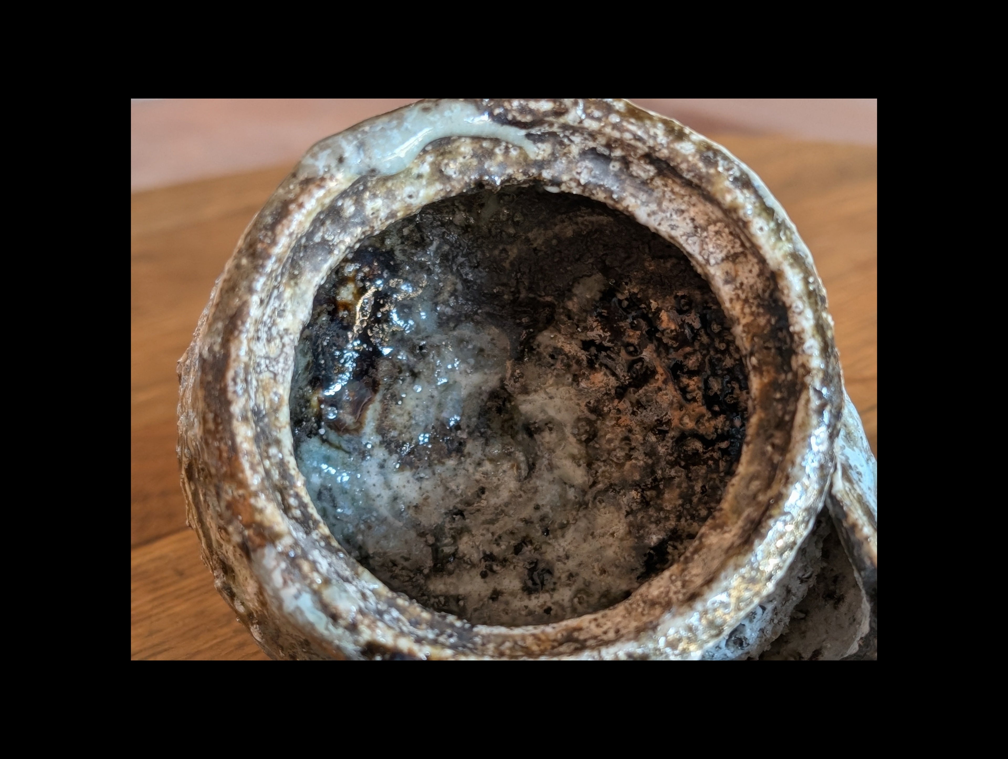 Hohin in granitic porcelain, double firing, including one charcoal firing.