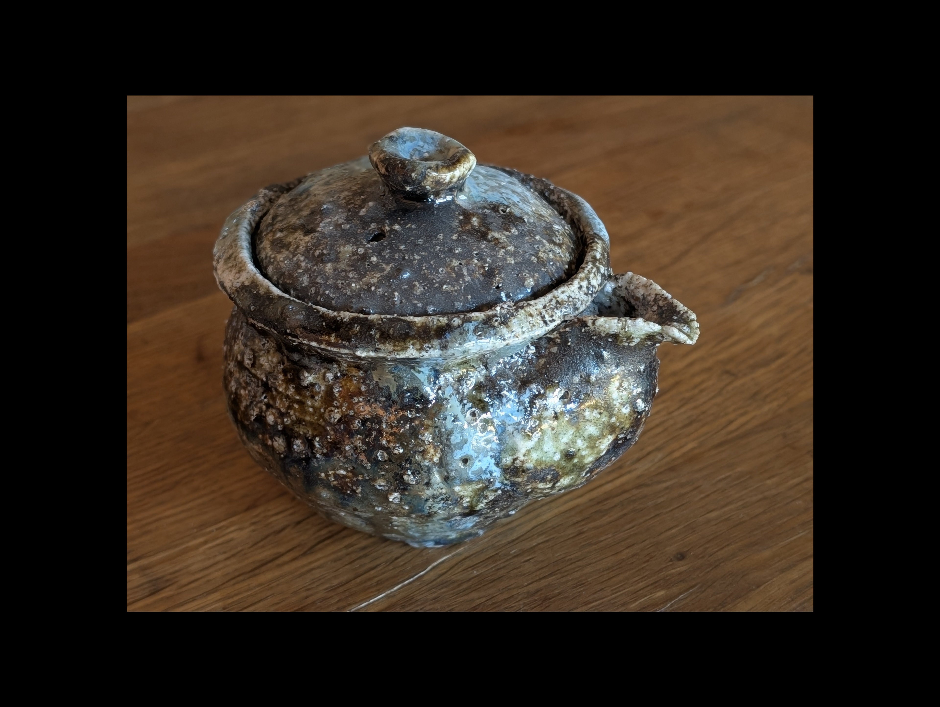 Hohin in granitic porcelain, double firing, including one charcoal firing.
