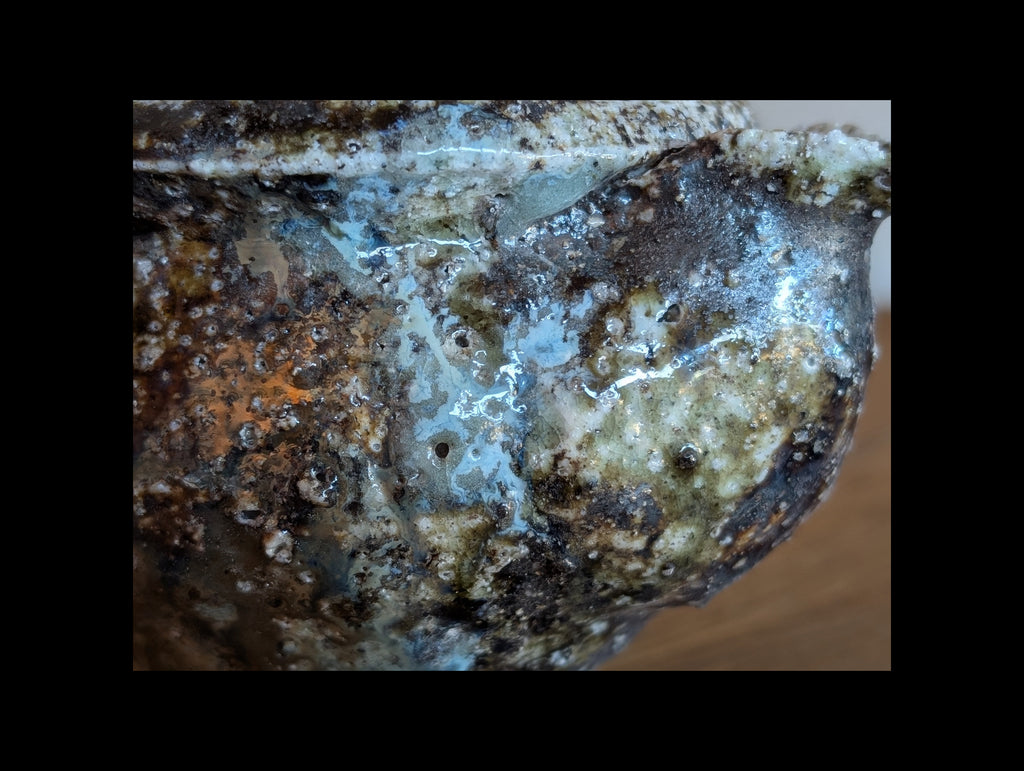 Hohin in granitic porcelain, double firing, including one charcoal firing.