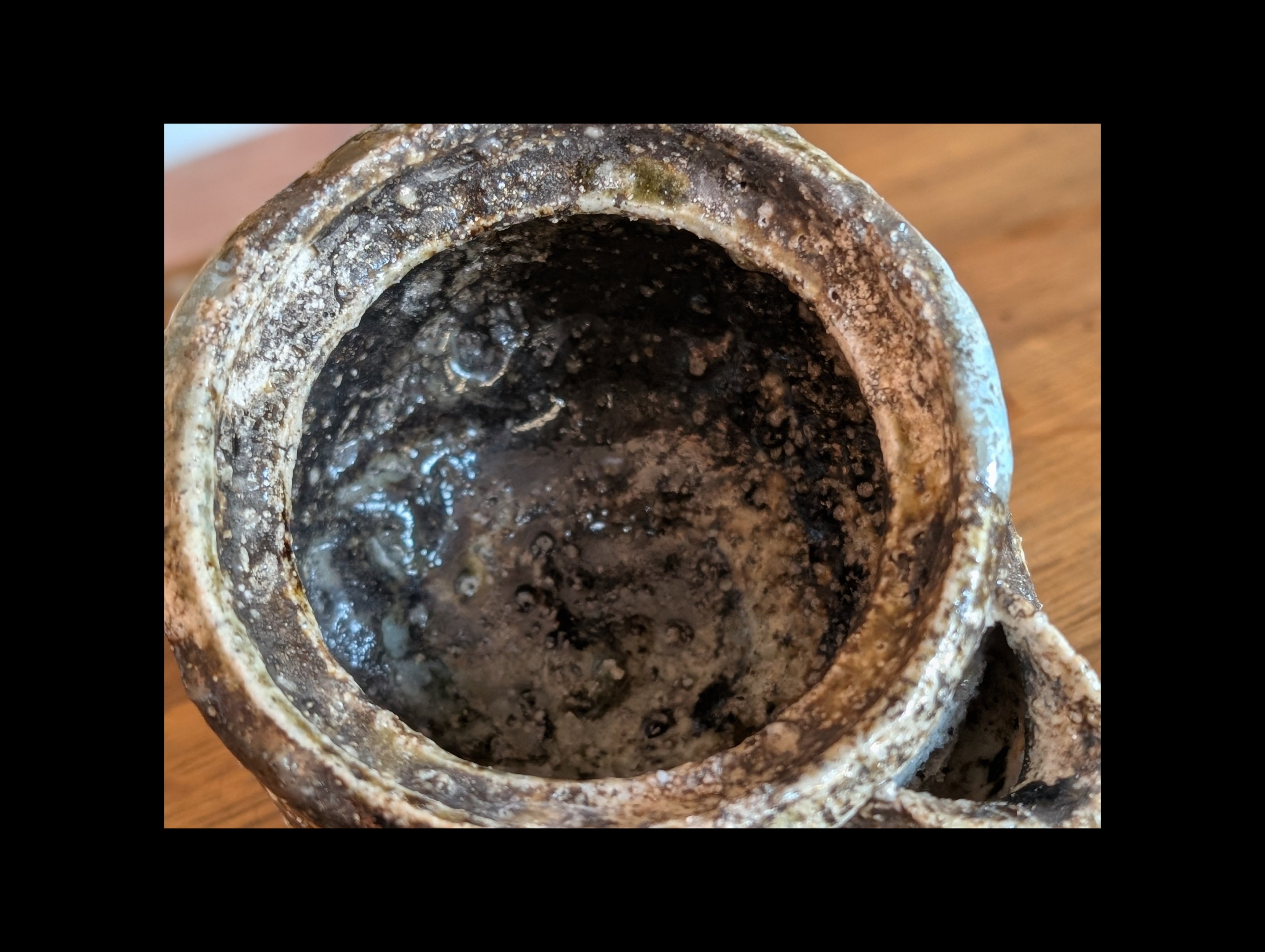 Hohin in granitic porcelain, double firing, including one charcoal firing.