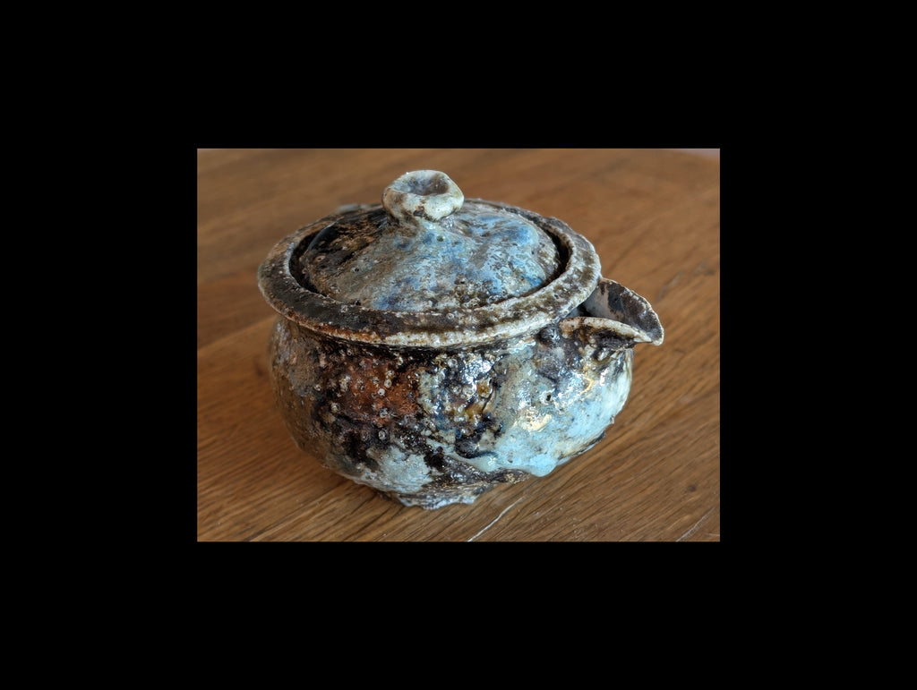 Hohin in granitic porcelain, double firing, including one charcoal firing.
